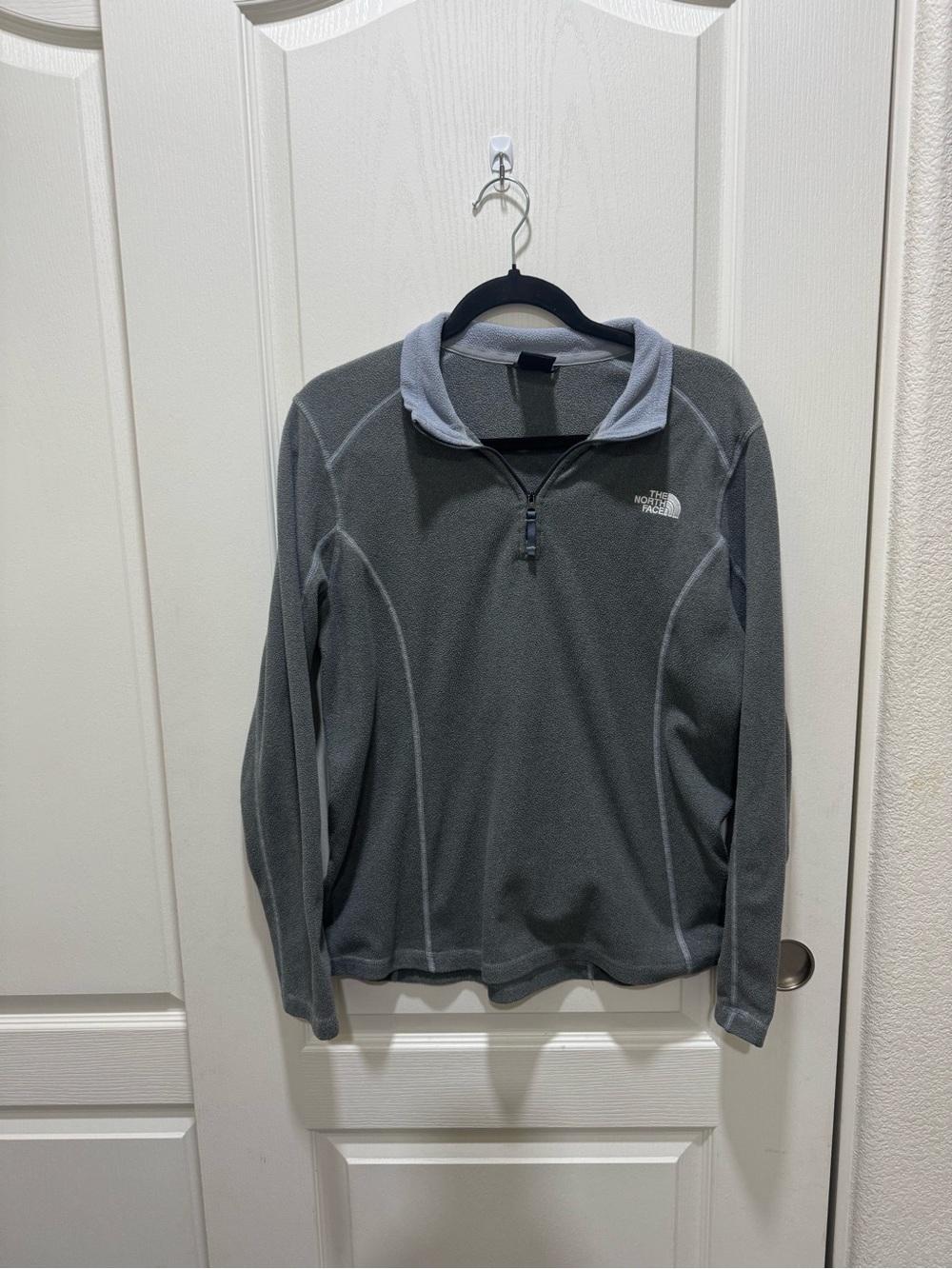 The North Face Women’s Gray 1/4 Zip Fleece Pullover Size L